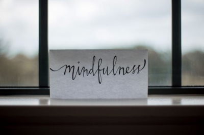 mindfulness-card-in-window.